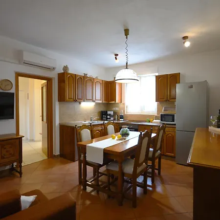 Apartment Antares *